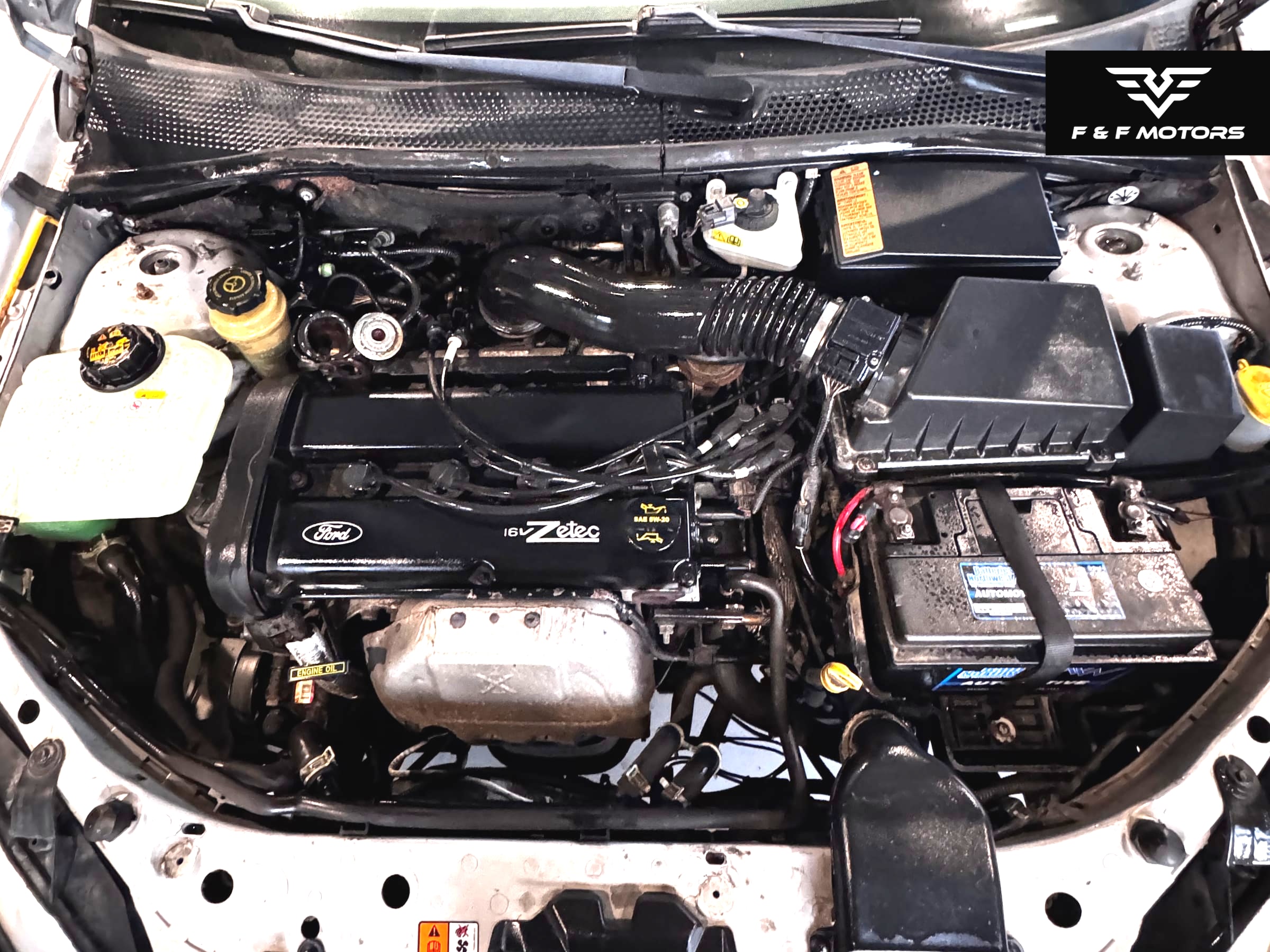 2002 Ford Focus SE — Engine