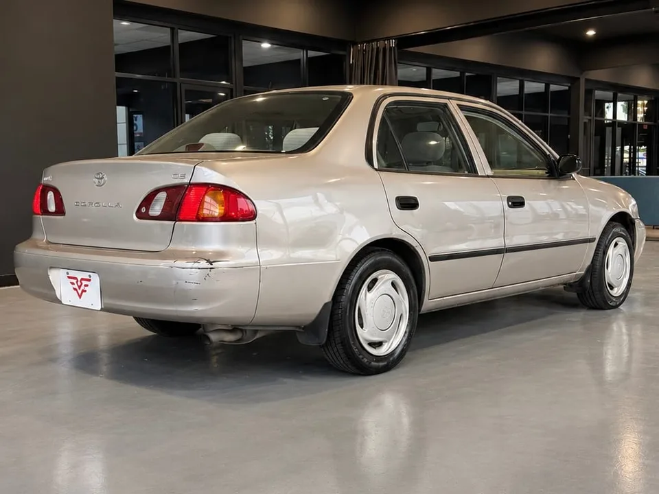 1999 Toyota Corolla — Exterior · Photo 3