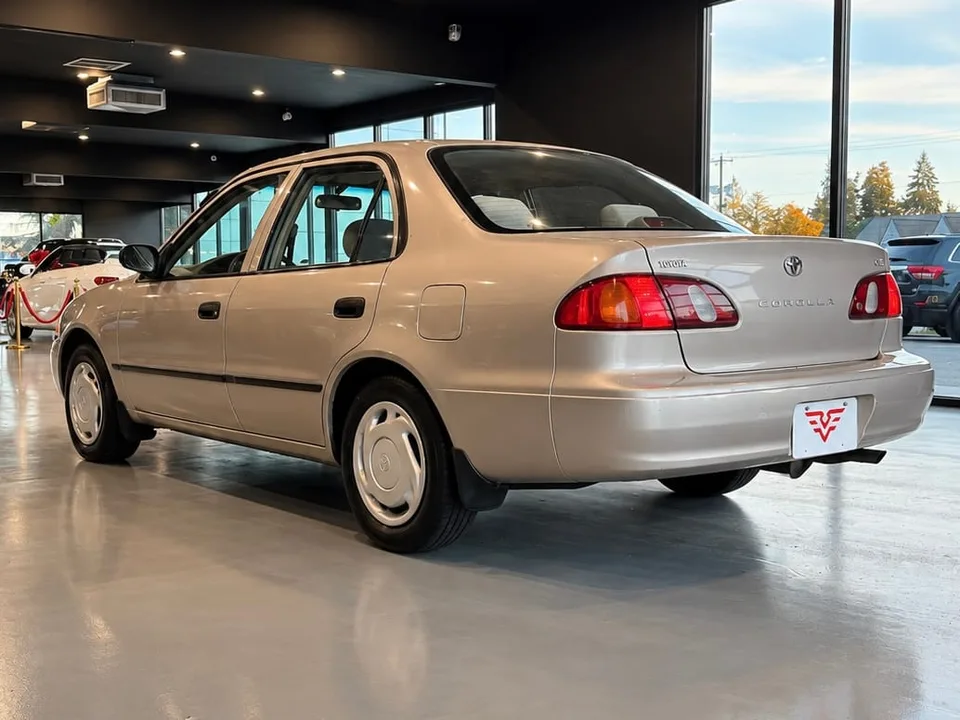 1999 Toyota Corolla — Exterior · Photo 4