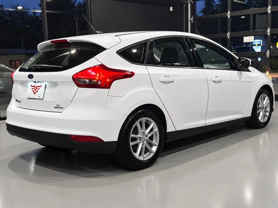 2016 Ford Focus SE — Exterior