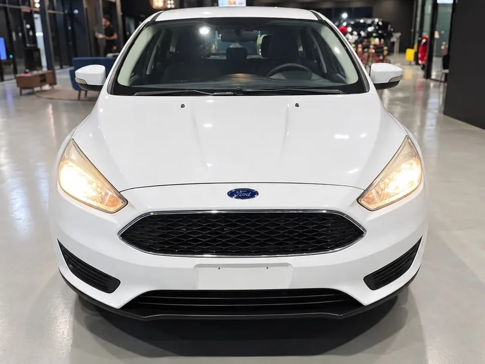 2016 Ford Focus SE — Exterior