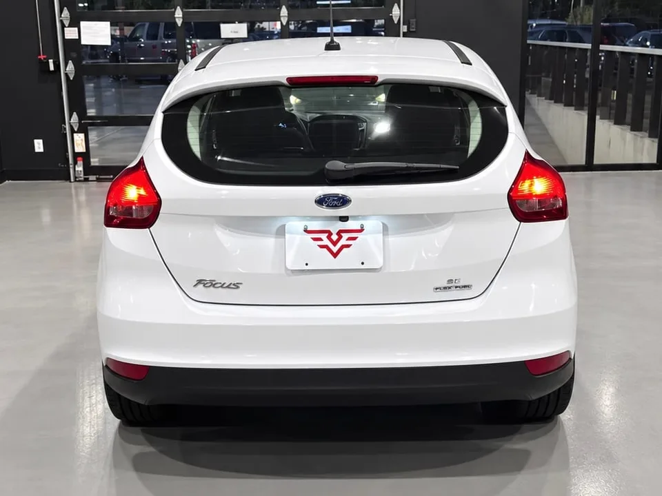 2016 Ford Focus SE — Exterior