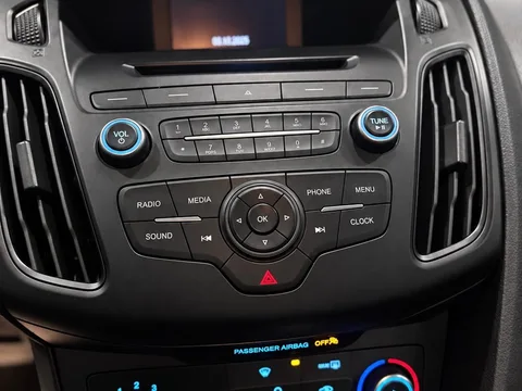 2016 Ford Focus SE — Exterior