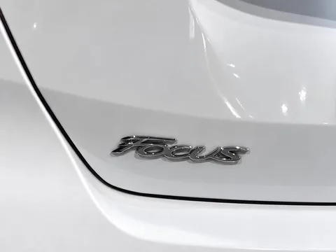 2016 Ford Focus SE — Exterior