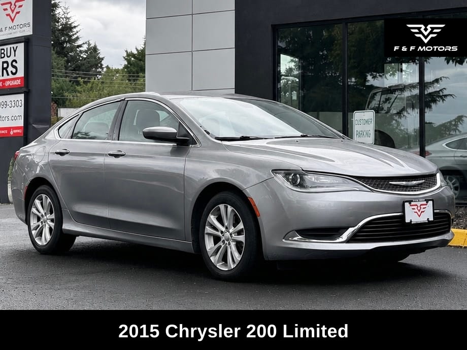2015 Chrysler 200 Limited's photo