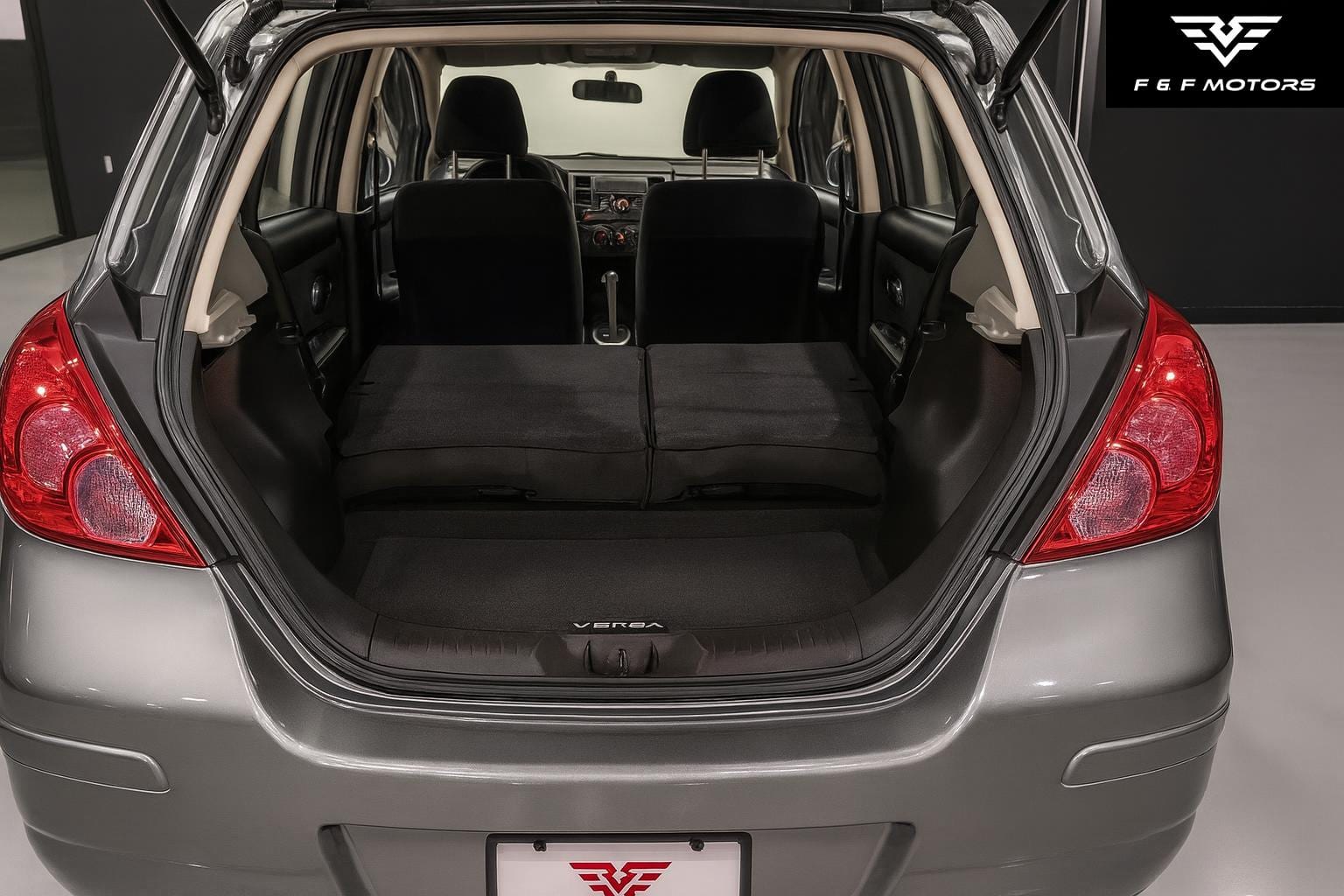 2012 Nissan Versa S photo 12