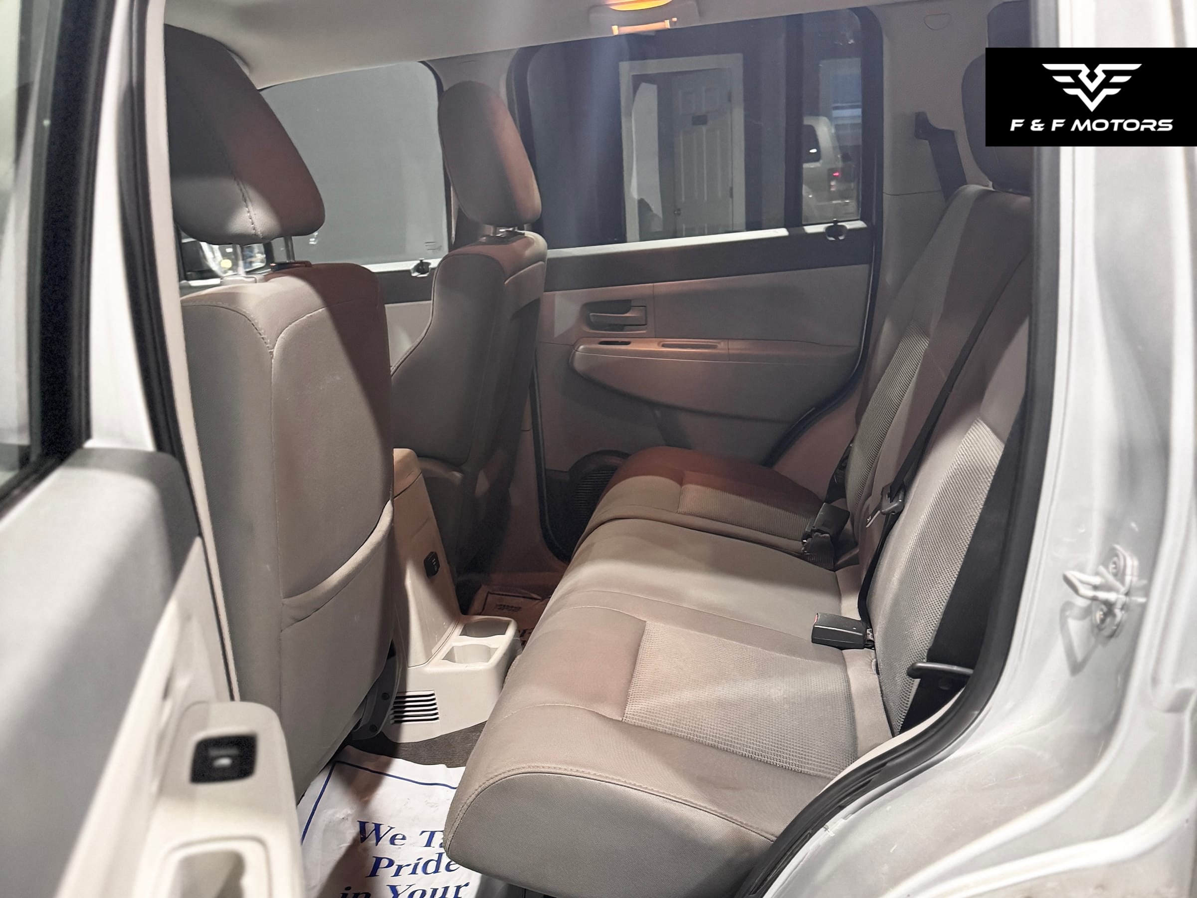 2008 Jeep Liberty Sport — Interior