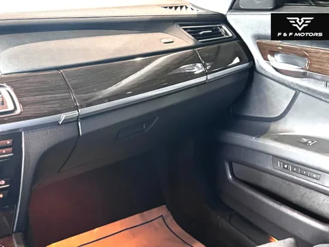 2010 BMW 750 Li X — Interior