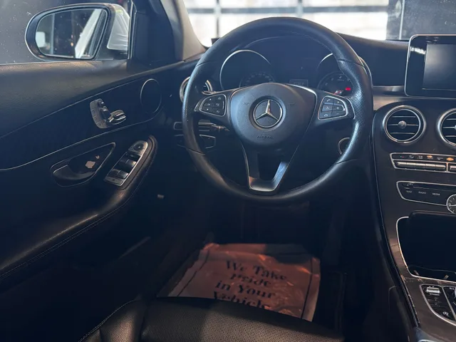 2017 Mercedes-Benz C300 — Interior · Photo 8