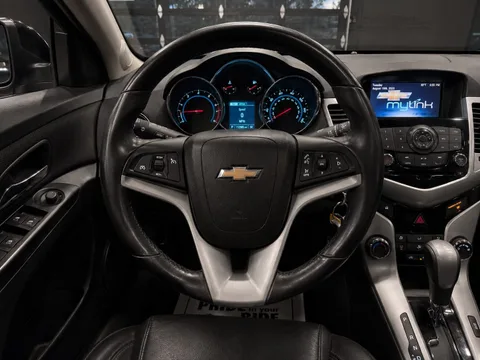 2014 Chevrolet Cruze — Interior