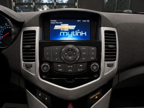 2014 Chevrolet Cruze — Interior