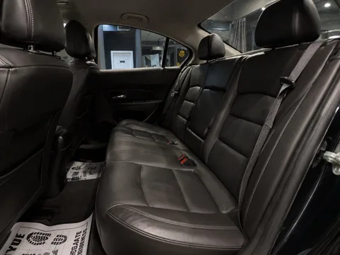 2014 Chevrolet Cruze — Interior