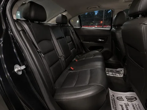 2014 Chevrolet Cruze — Interior