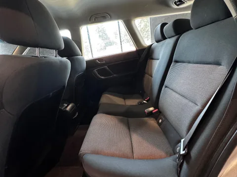 2007 Subaru Outback 2.5I — Interior