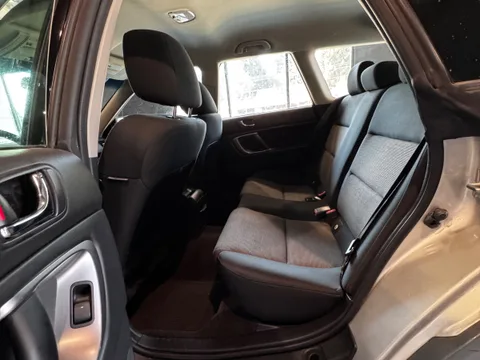 2007 Subaru Outback 2.5I — Interior