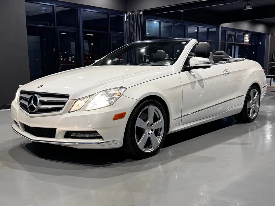2013 Mercedes-Benz E350 — Exterior · Photo 2