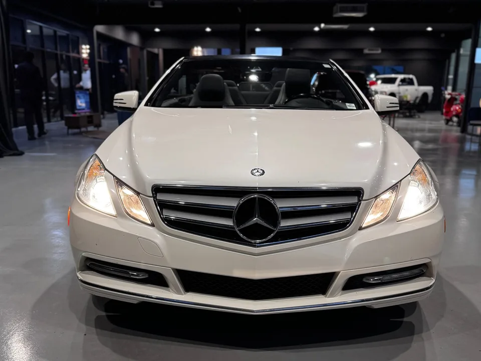 2013 Mercedes-Benz E350 — Exterior · Photo 3