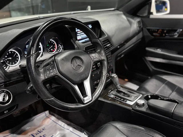 2013 Mercedes-Benz E350 — Interior · Photo 13