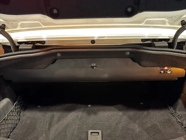 2013 Mercedes-Benz E350 — Imperfections · Photo 18