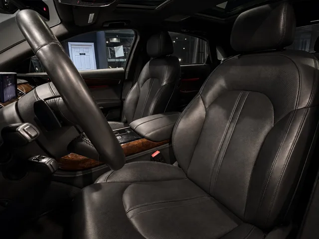 2014 Audi A8 — Engine · Photo 12