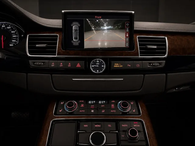 2014 Audi A8 — Exterior · Photo 19