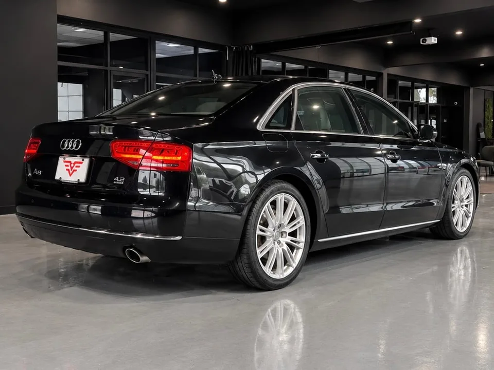 2014 Audi A8 — Interior · Photo 3