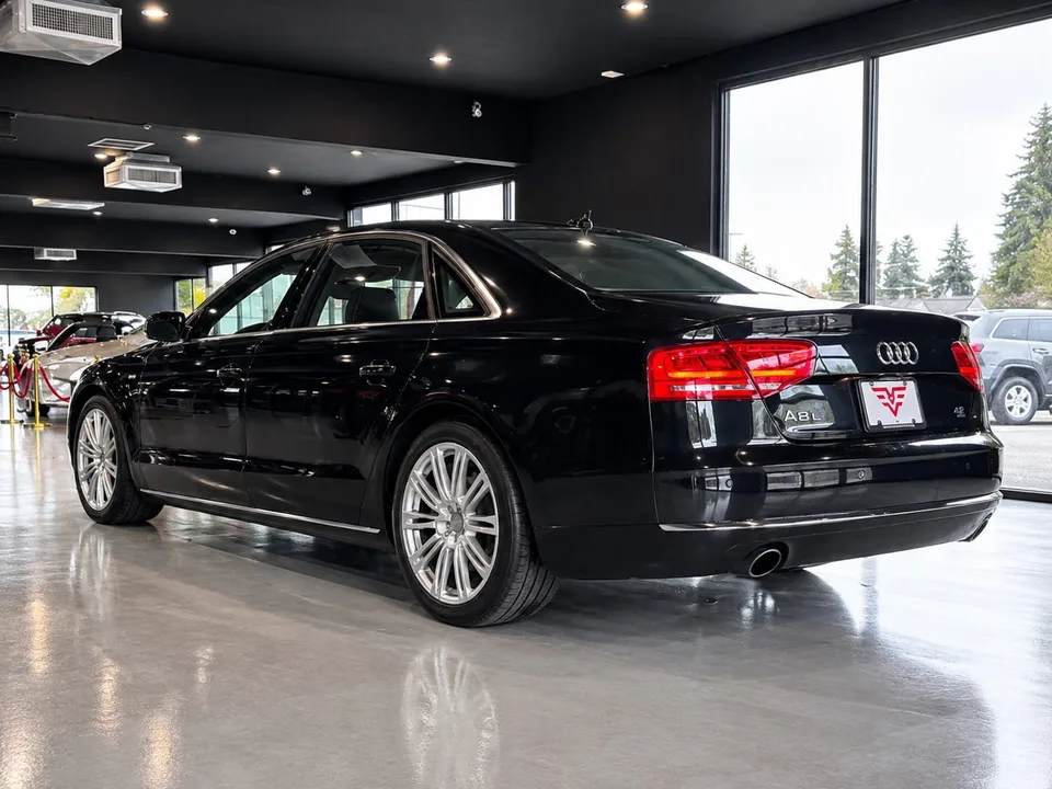 2014 Audi A8 — Interior · Photo 4