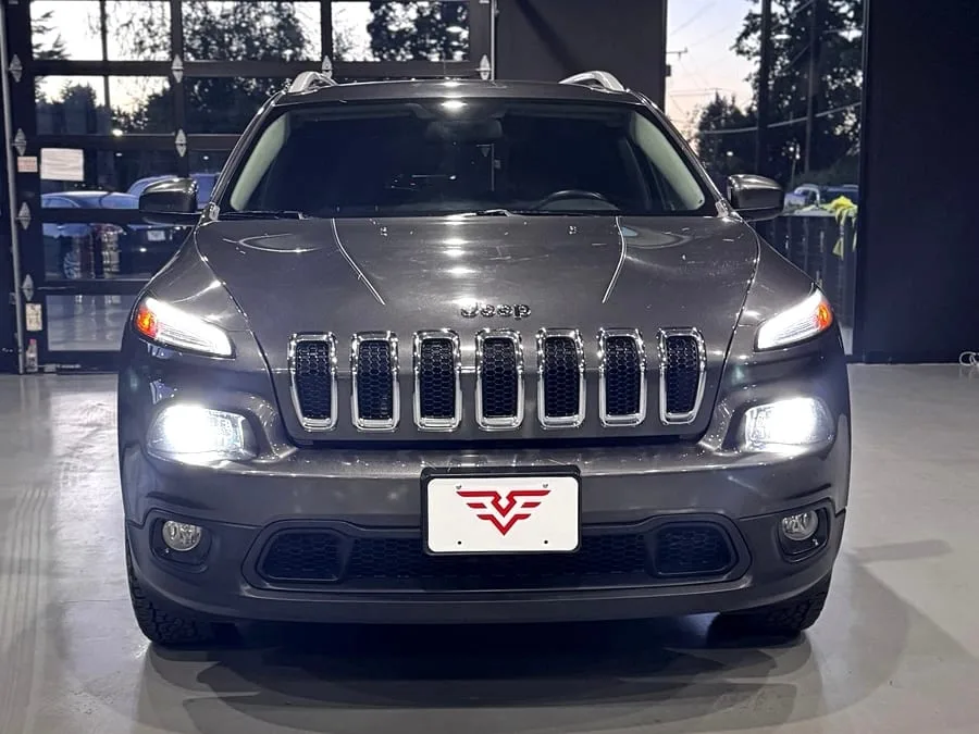 2017 Jeep Cherokee Latitude photo 3