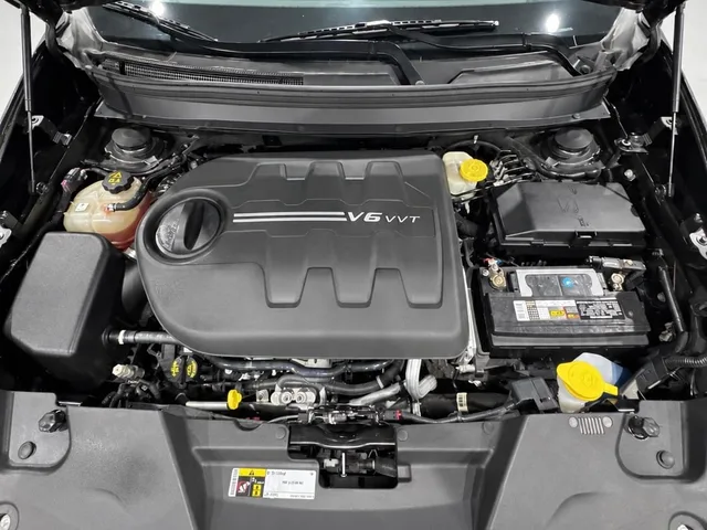 2017 Jeep Cherokee Latitude — Engine · Photo 11