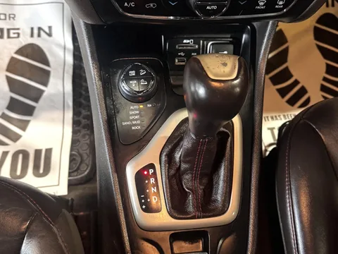 2017 Jeep Cherokee Latitude — Interior