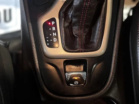 2017 Jeep Cherokee Latitude — Interior