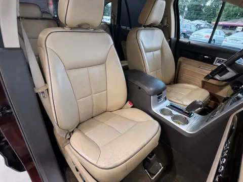 2010 Lincoln MKX Base — Interior