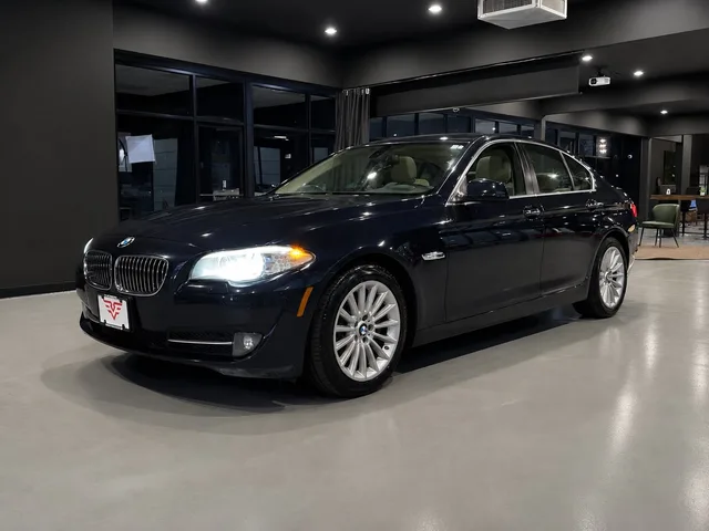 2012 BMW 535, photo 2
