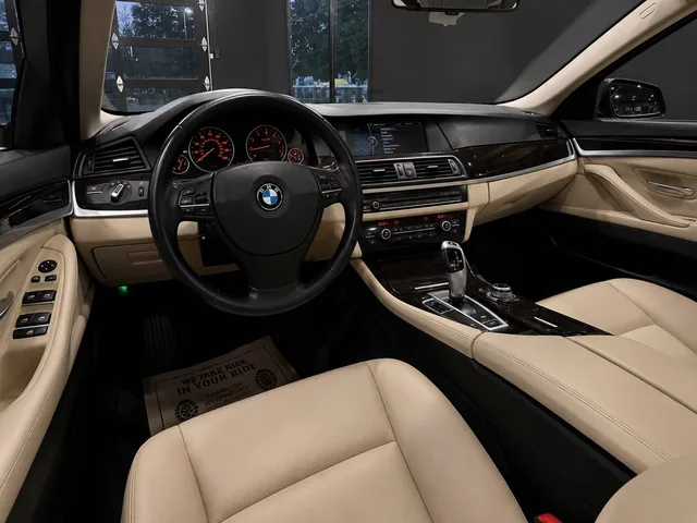 2012 BMW 535 — Interior · Photo 8