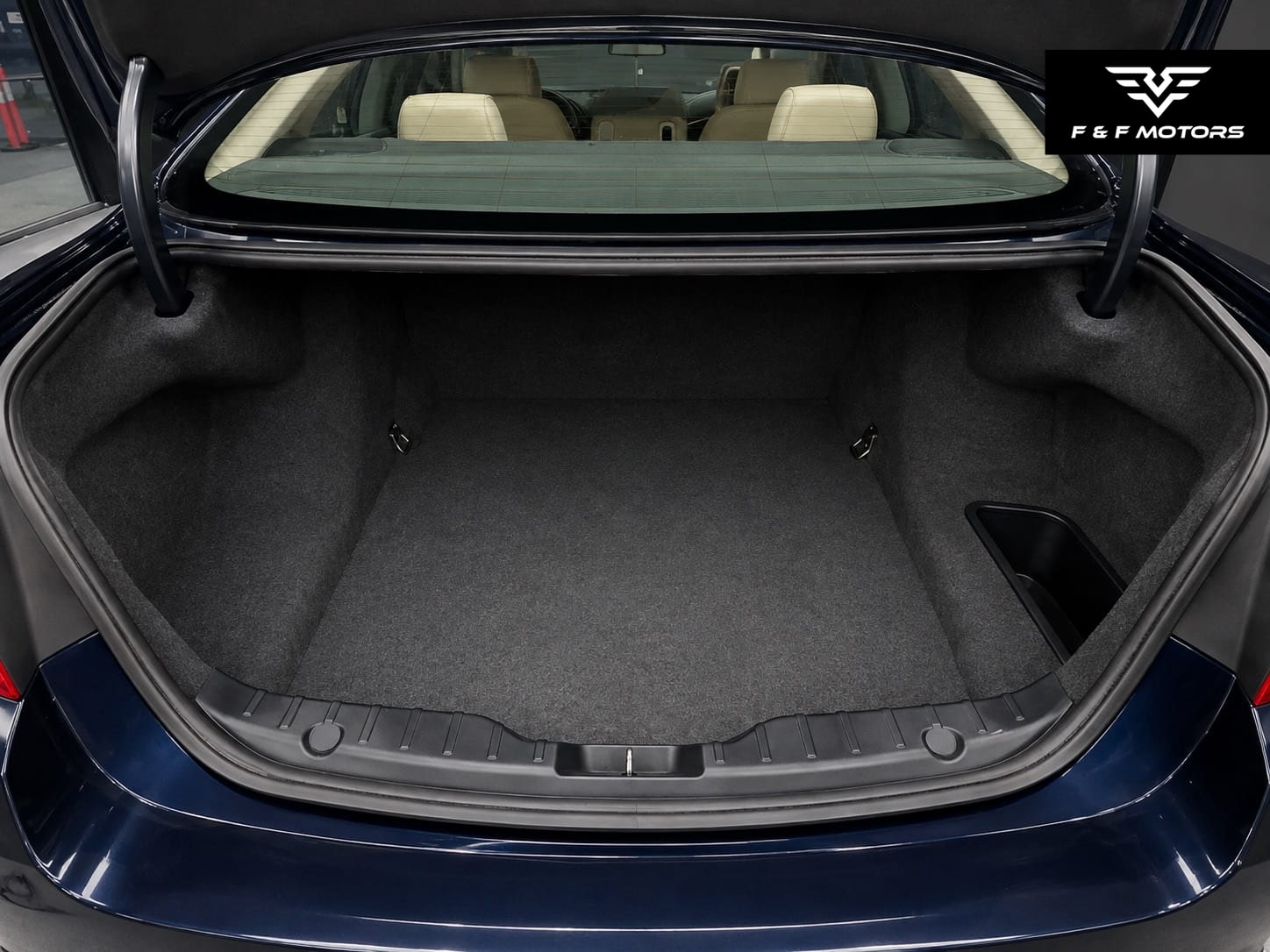 2012 BMW 535 i — Interior