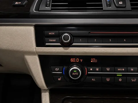 2012 BMW 535 i photo 23