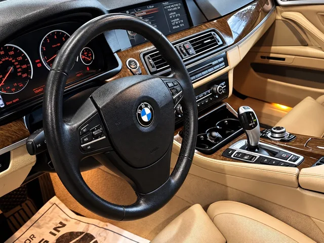 2013 BMW 535 xDrive — Interior · Photo 7