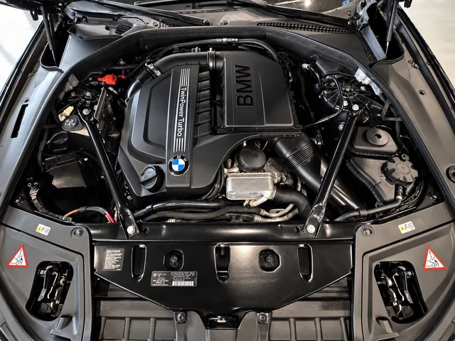 2013 BMW 535 xDrive — Engine · Photo 14