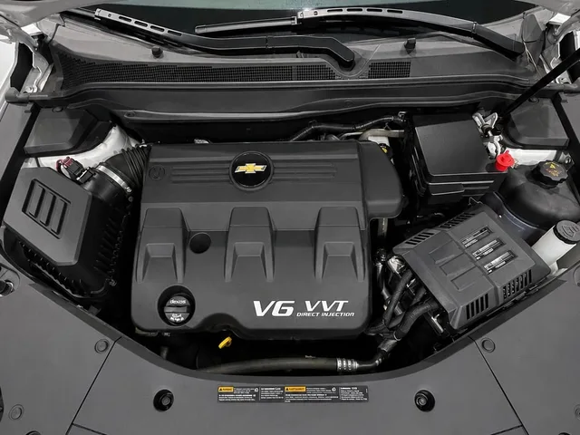 2017 Chevrolet Equinox Premier — Engine · Photo 7