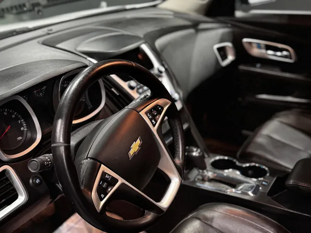 2017 Chevrolet Equinox Premier — Interior · Photo 9
