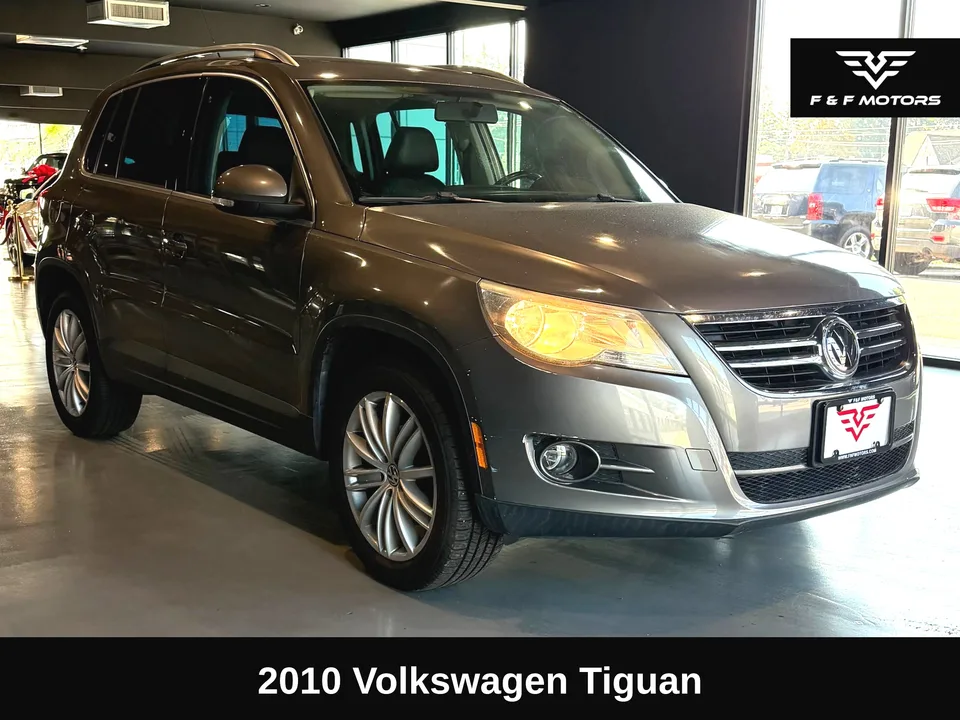 2010 Volkswagen Tiguan 4-Motion — Exterior · Photo 1