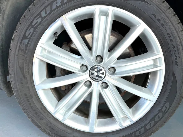 2010 Volkswagen Tiguan 4-Motion — Wheels · Photo 20