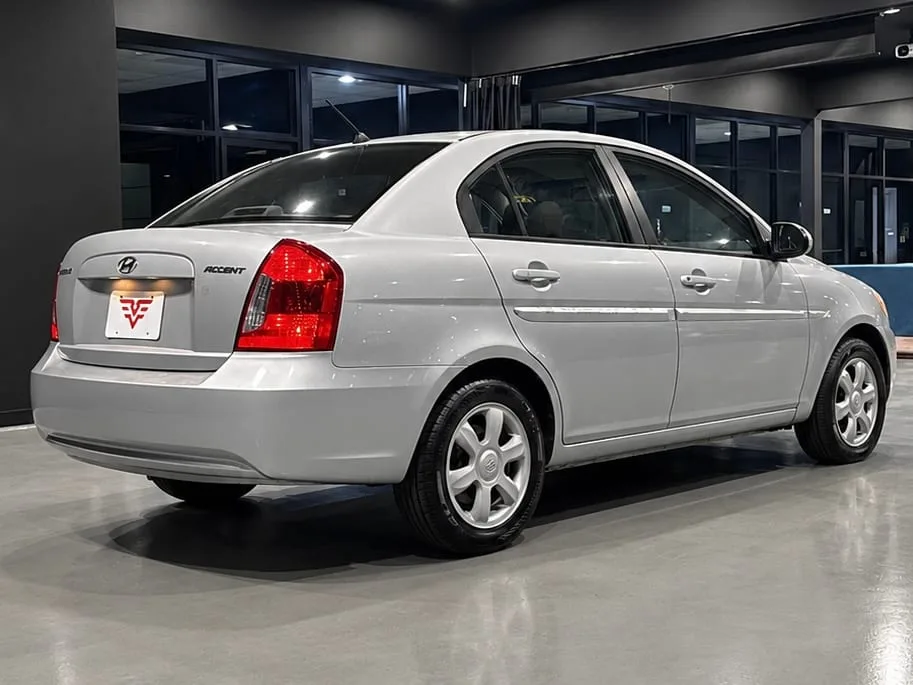 2006 Hyundai Accent Base — Exterior · Photo 3