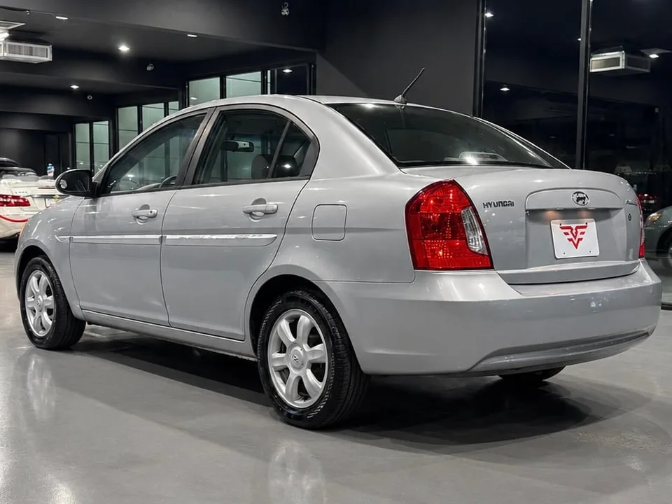2006 Hyundai Accent Base — Exterior · Photo 4
