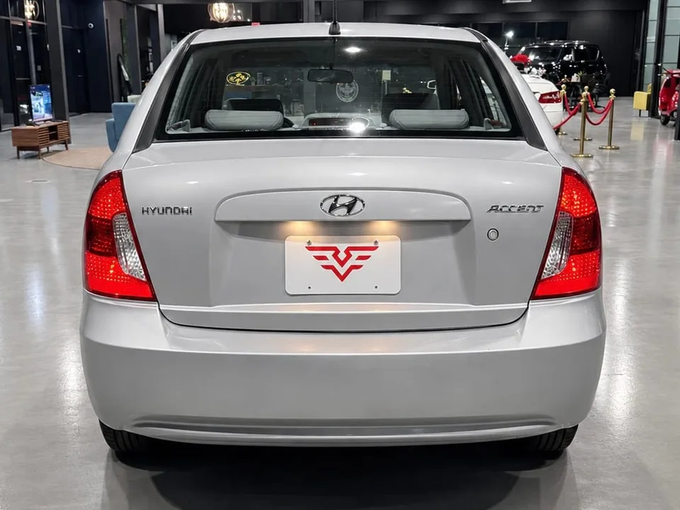 2006 Hyundai Accent Base — Exterior · Photo 5