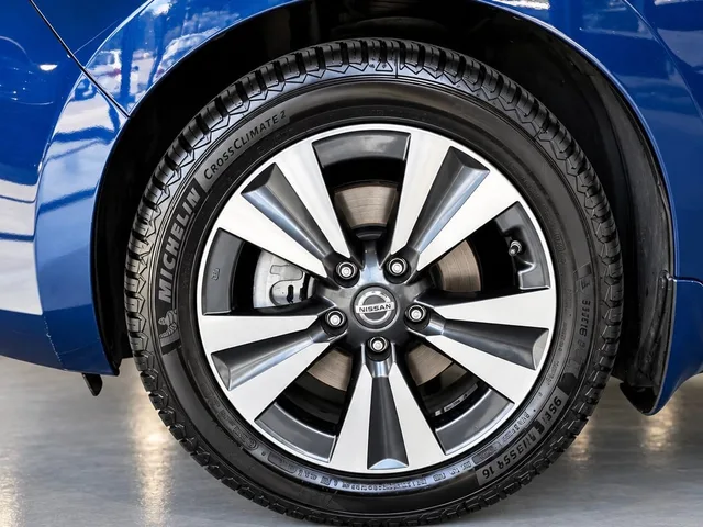 2016 Nissan Leaf — Wheels · Photo 20