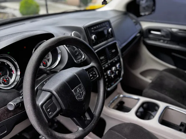 2012 Dodge Grand Caravan SXT — Interior · Photo 7