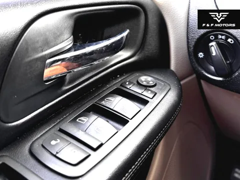 2012 Dodge Grand Caravan SXT — Interior