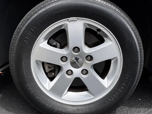 2012 Dodge Grand Caravan SXT — Wheels · Photo 14
