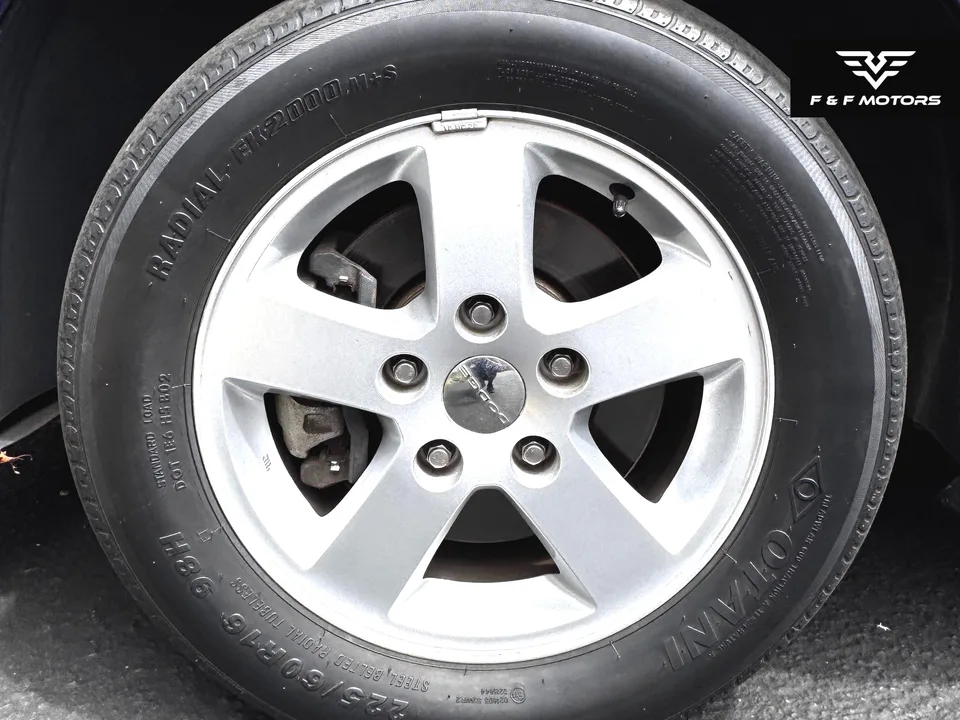 2012 Dodge Grand Caravan SXT — Wheels